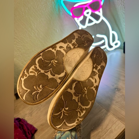 Roxy Beige Canvas Sneakers - Picture 5 of 6